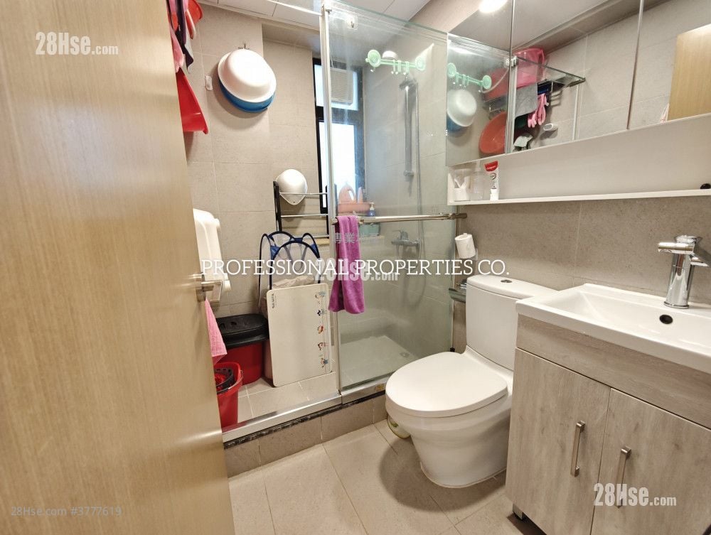 Sherwood Court Sell 3 Bedrooms , 2 Bathrooms 773 ft²