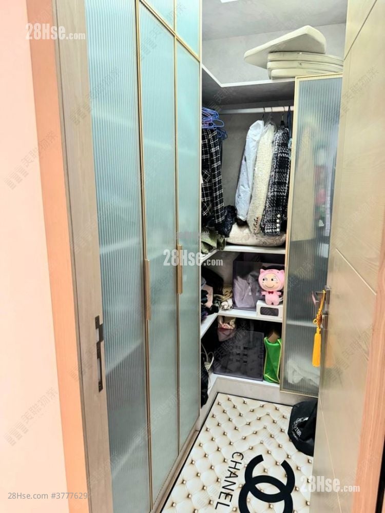 Grand Central Sell 2 Bedrooms 593 ft²