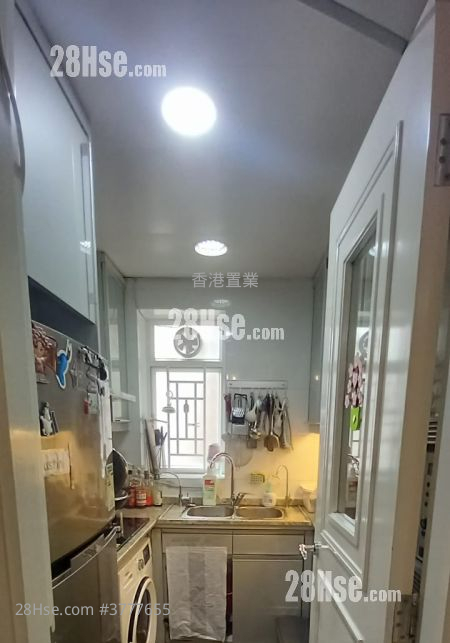 Metro Town Sell 2 Bedrooms 513 ft²