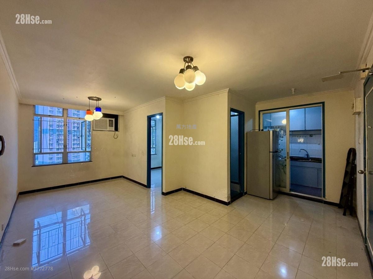 Kam Fung Court Sell 2 Bedrooms , 1 Bathroom 536 ft²