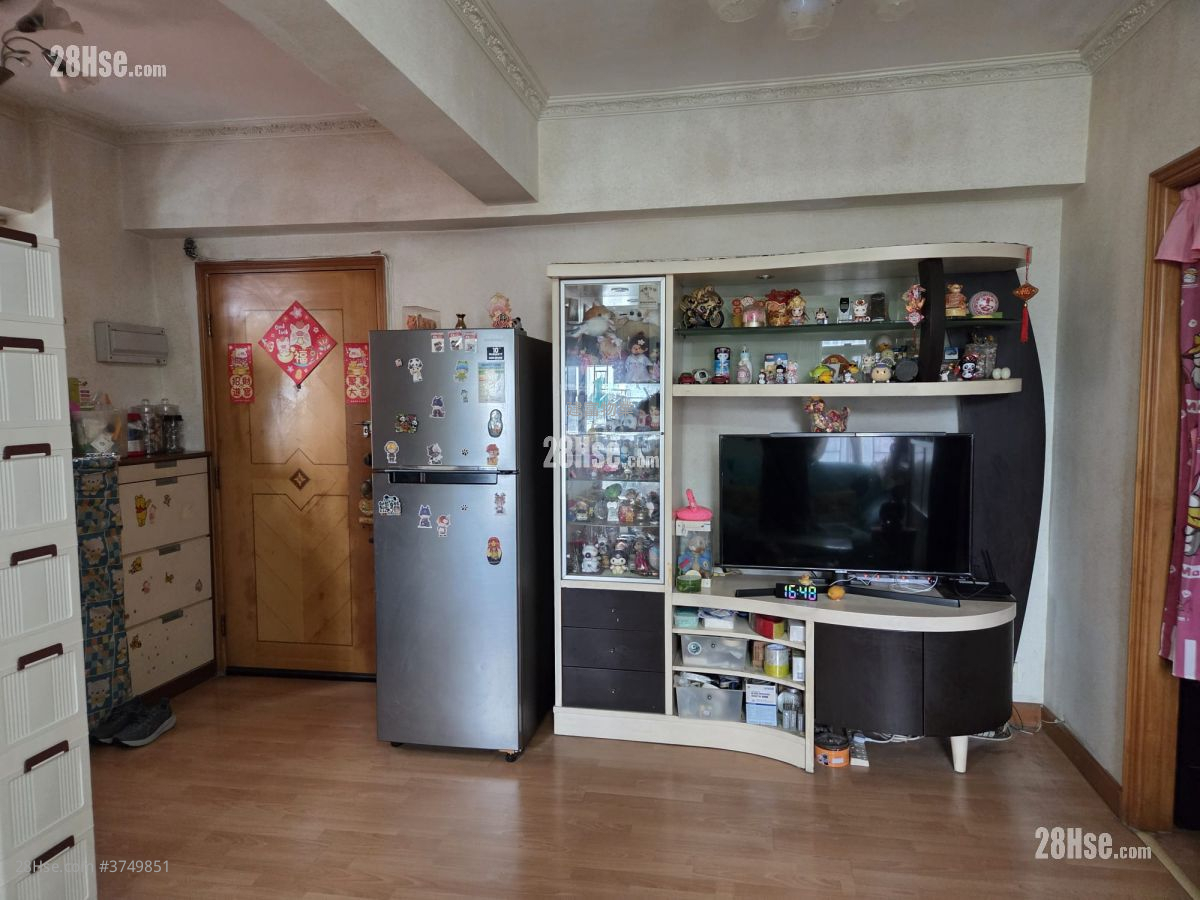 Ho King Building Sell 2 Bedrooms , 1 Bathroom 429 ft²