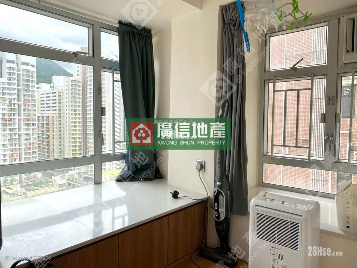 Hong Fai Building Sell 2 Bedrooms , 1 Bathroom 280 ft²