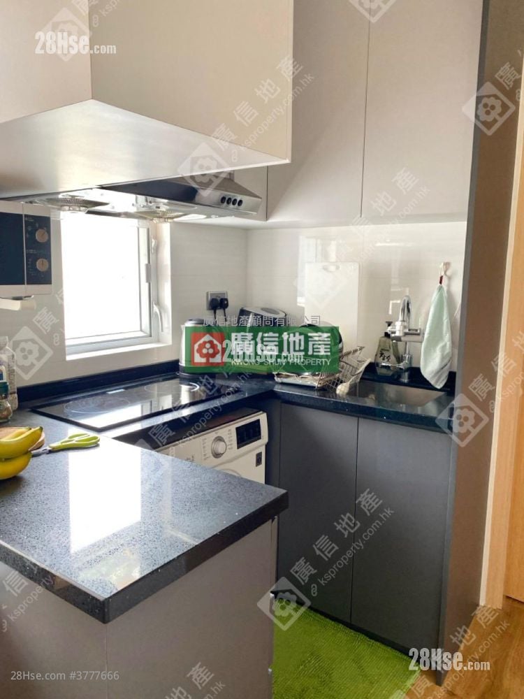 Hong Fai Building Sell 2 Bedrooms , 1 Bathroom 280 ft²