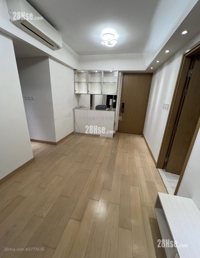 Peninsula East Sell 2 Bedrooms , 1 Bathroom 520 ft²