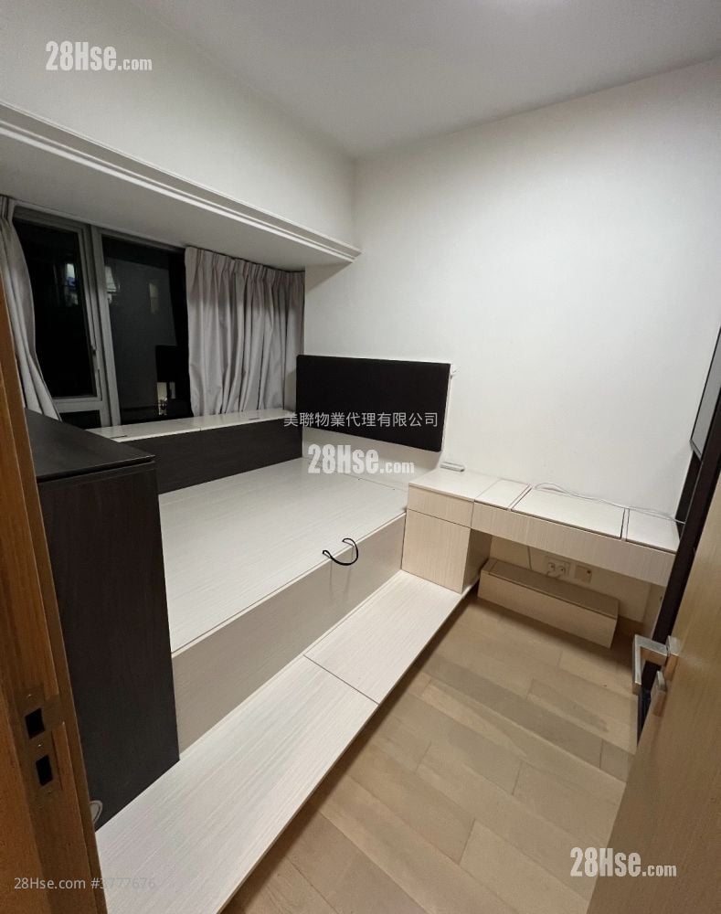 Peninsula East Sell 2 Bedrooms , 1 Bathroom 520 ft²