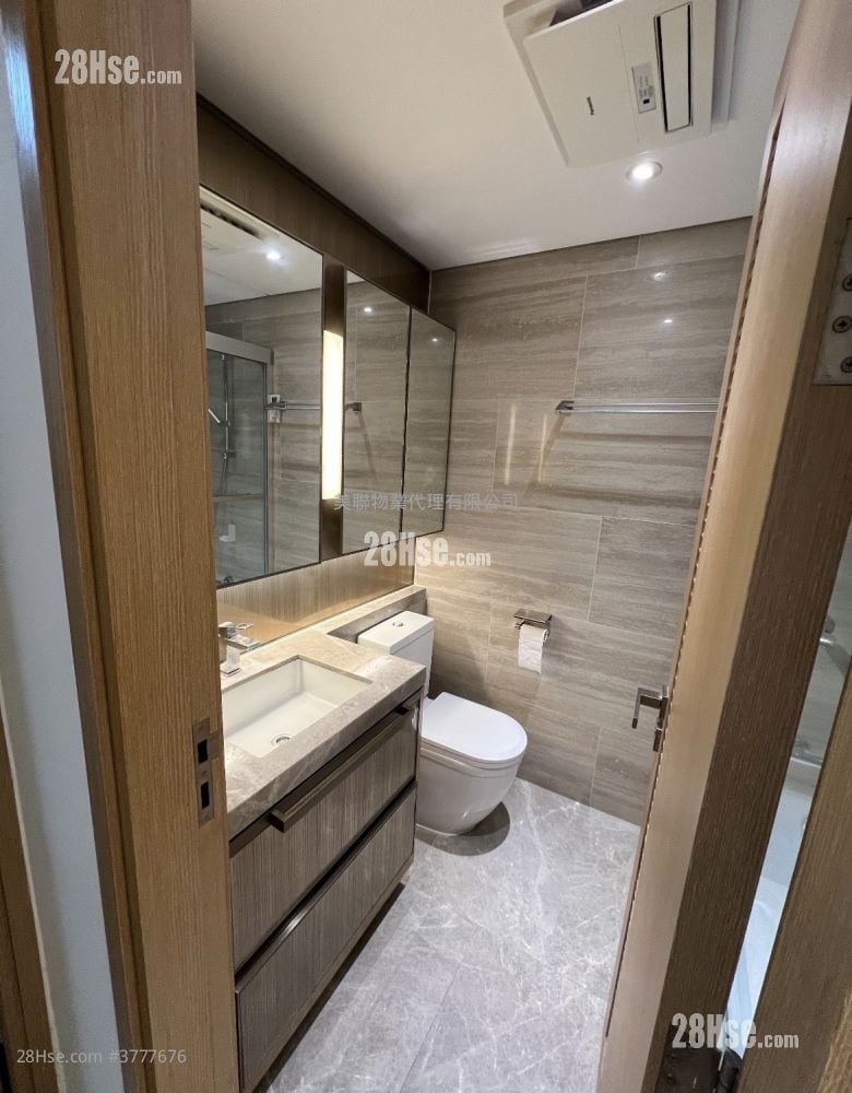 Peninsula East Sell 2 Bedrooms , 1 Bathroom 520 ft²