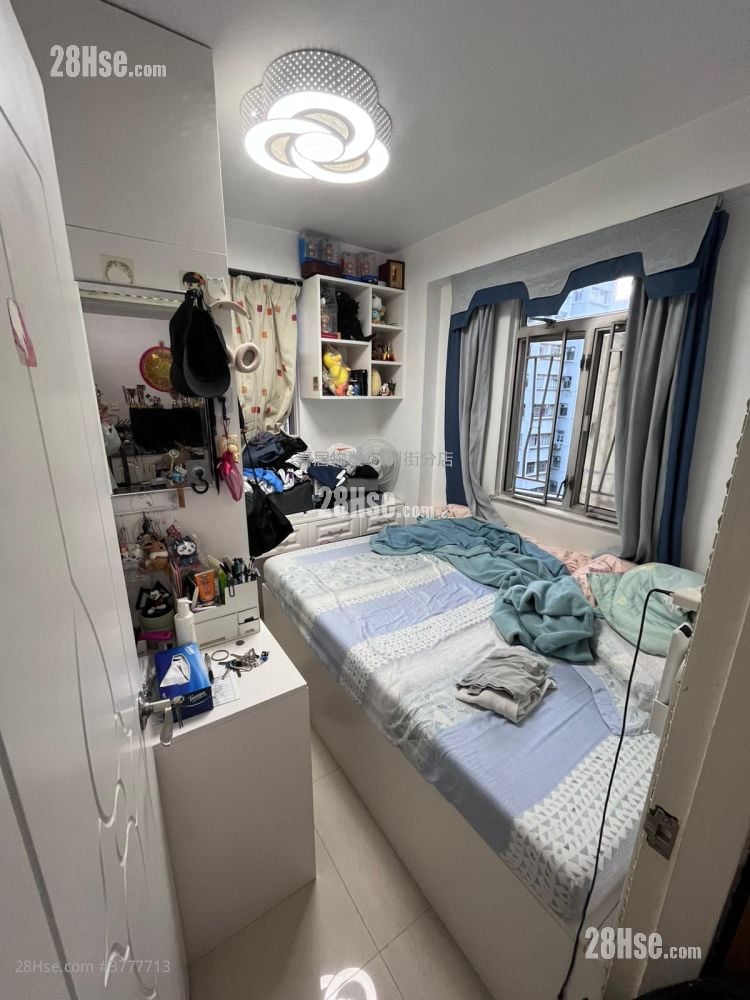 Golden Building Sell 2 Bedrooms , 1 Bathroom 347 ft²