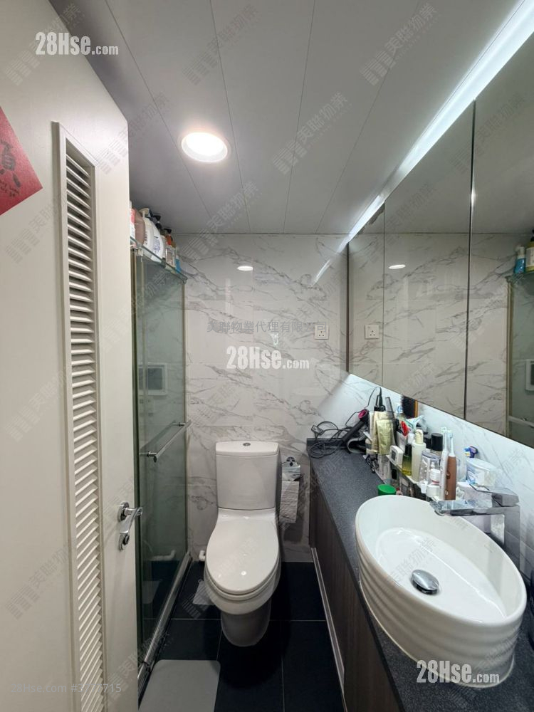 Park Central Sell 2 Bedrooms , 1 Bathroom 465 ft²