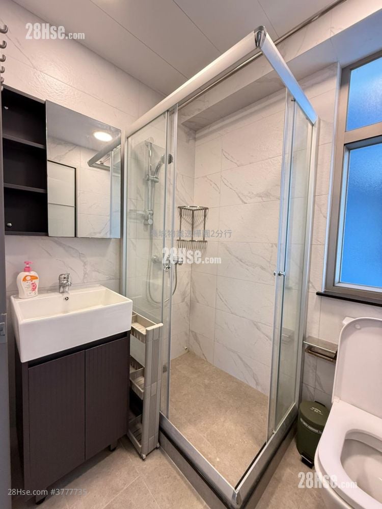 嘉荣大厦 租盘 2 房 , 1 浴室 325 平方尺