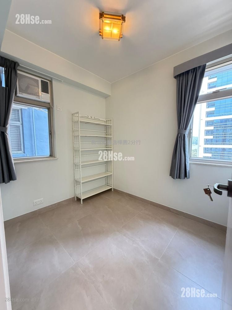 嘉荣大厦 租盘 2 房 , 1 浴室 325 平方尺