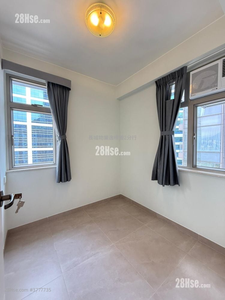 嘉荣大厦 租盘 2 房 , 1 浴室 325 平方尺
