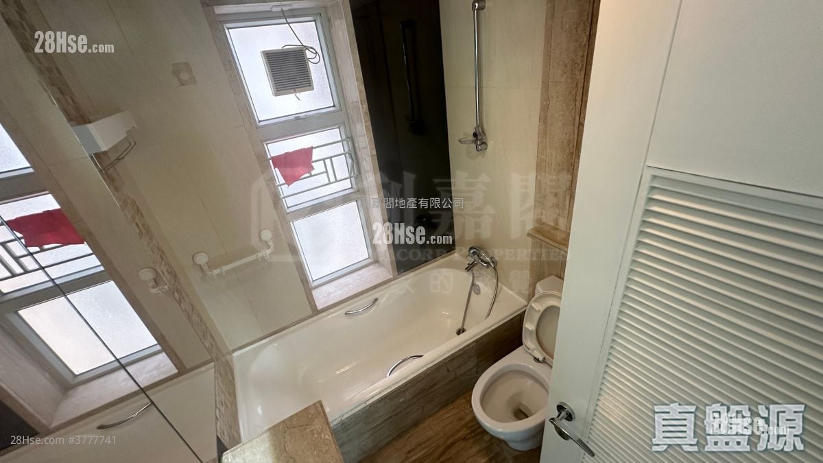 Festival City Sell 3 Bedrooms , 2 Bathrooms 784 ft²