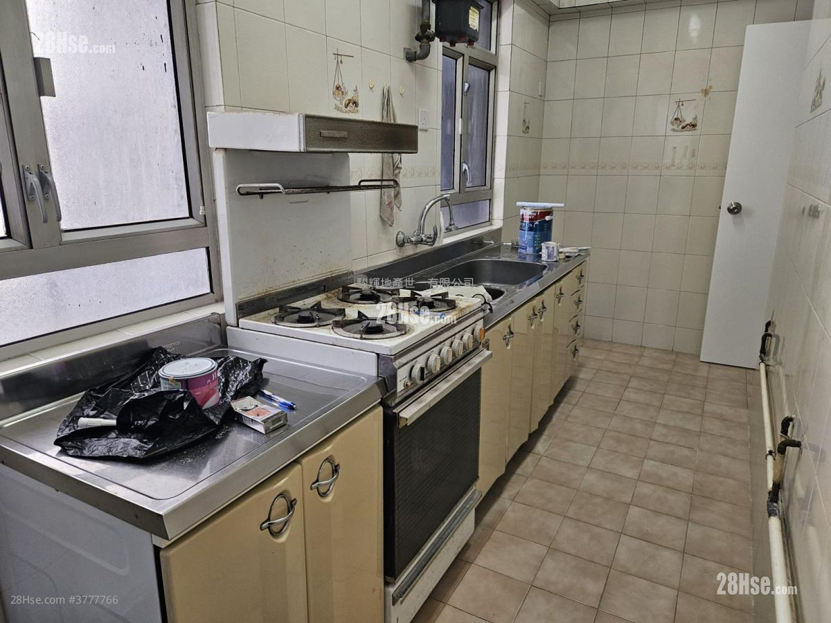 24 Carnarvon Road Sell 2 Bedrooms , 1 Bathroom 629 ft²