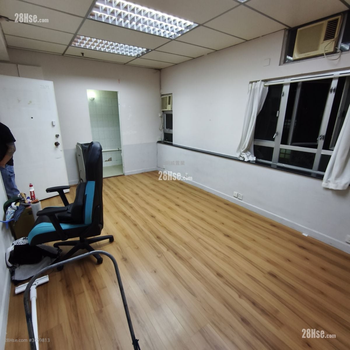 Wealth Commercial Centre Rental Studio , 1 Toilet