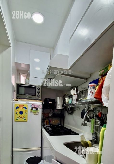 On Hong Mansion Sell 2 Bedrooms , 1 Bathroom 300 ft²