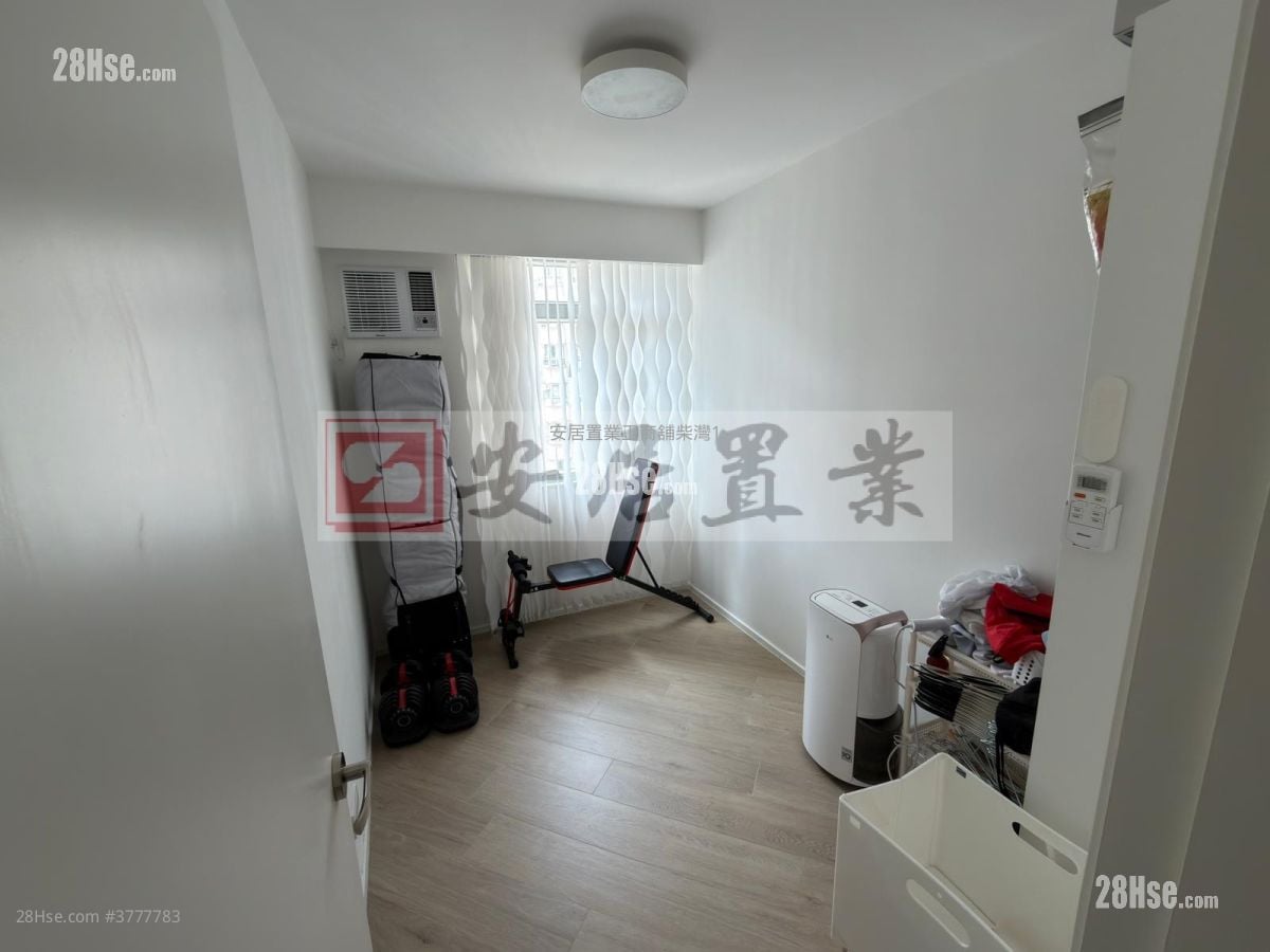 Greenwood Terrace Sell 3 Bedrooms , 1 Bathroom 646 ft²