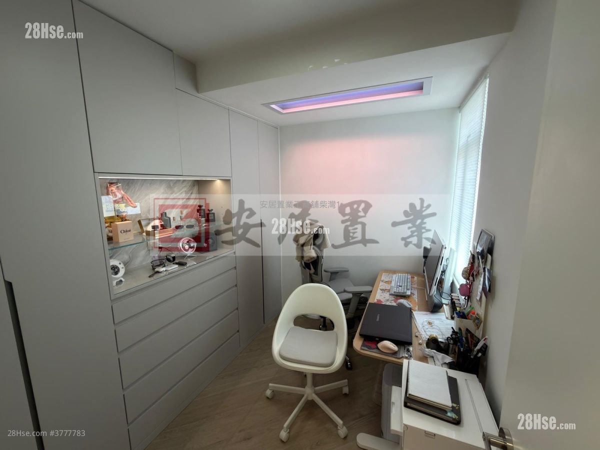 Greenwood Terrace Sell 3 Bedrooms , 1 Bathroom 646 ft²