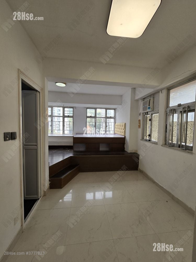 Lai Bo Building Sell 1 Bedroom 238 ft²