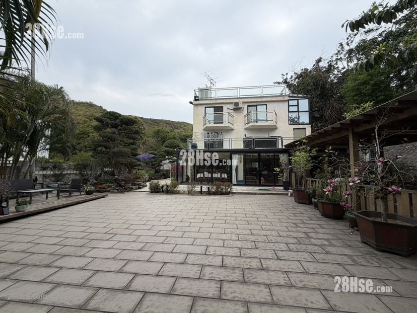 松山小筑 售盘 5+ 房 , 3 浴室 2,300 平方尺