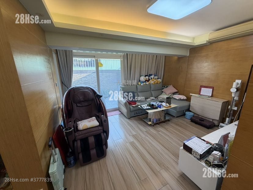 Bellevue Court Sell 3 Bedrooms , 2 Bathrooms 960 ft²