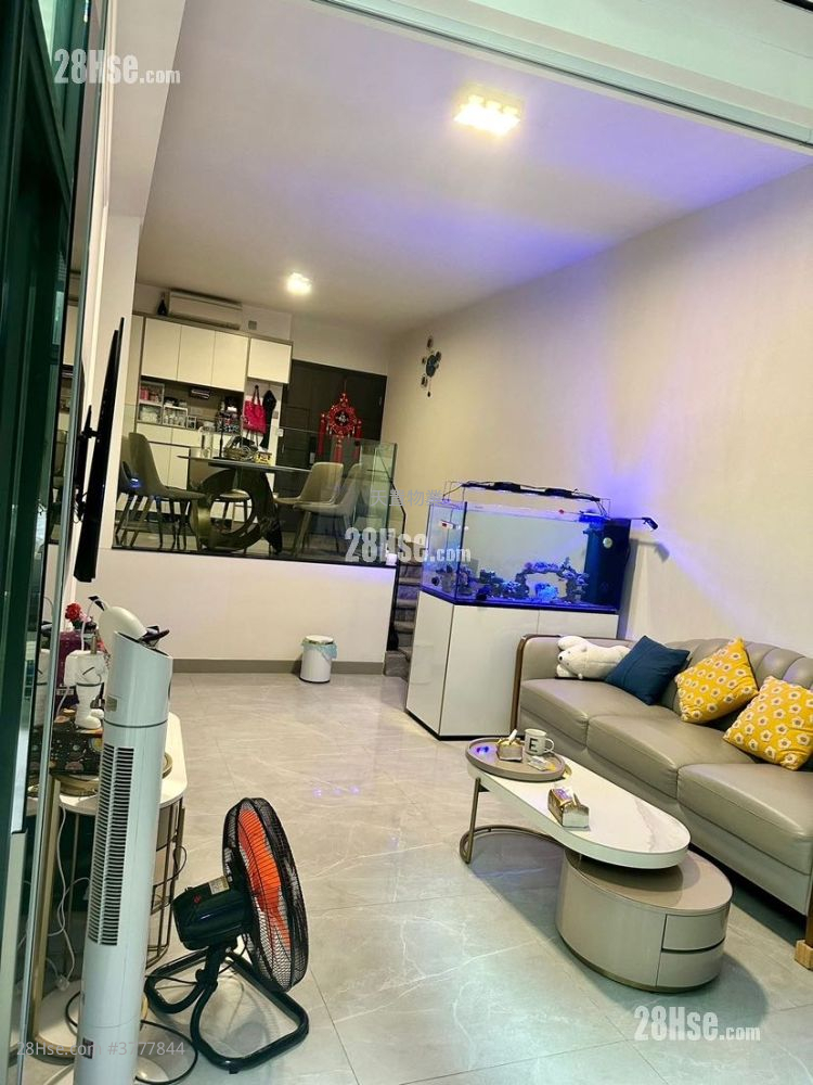 Recours La Serre Sell 4 Bedrooms , 4 Bathrooms 841 ft²