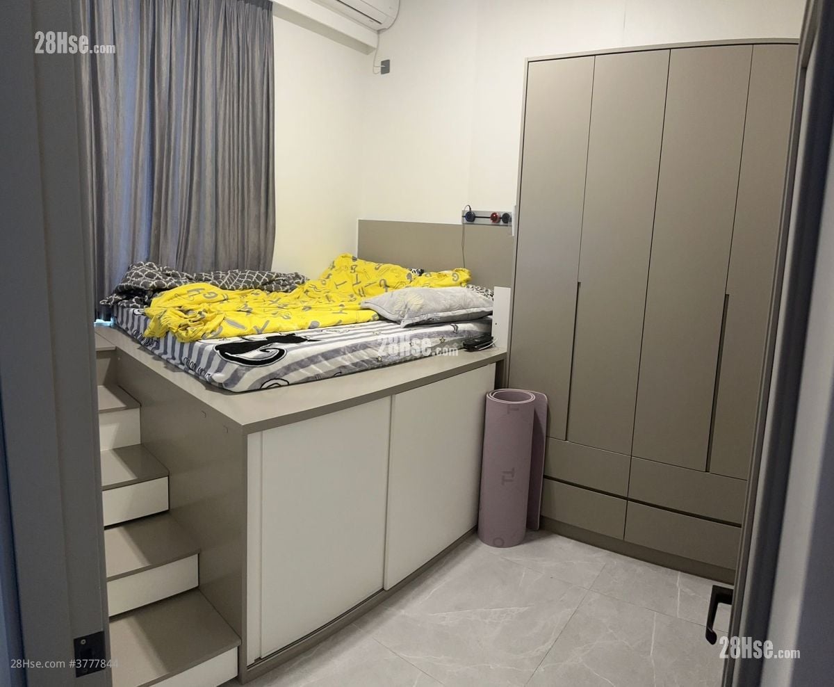 Recours La Serre Sell 4 Bedrooms , 4 Bathrooms 841 ft²