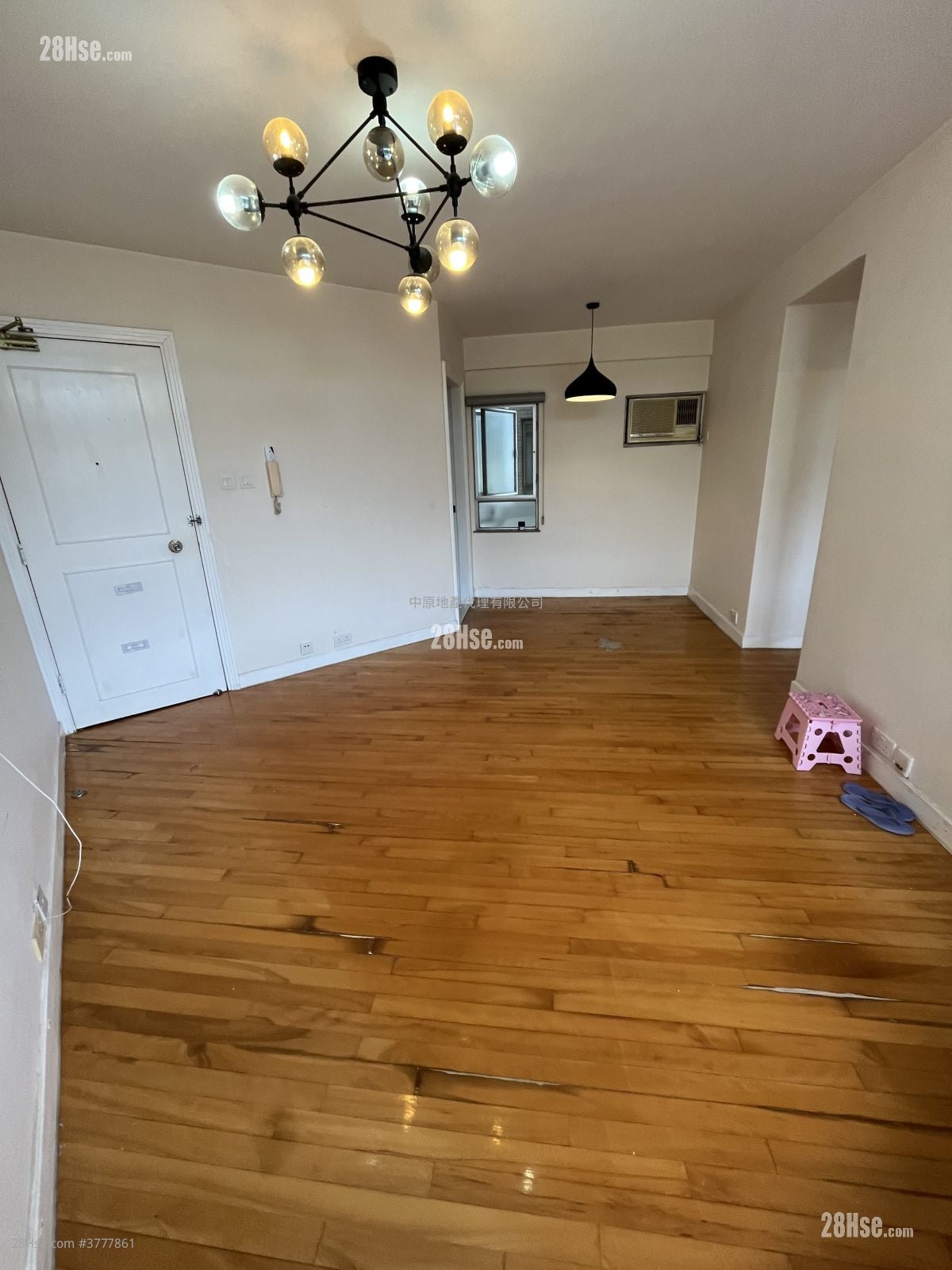 Kingswood Villas Sell 3 Bedrooms , 2 Bathrooms 623 ft²