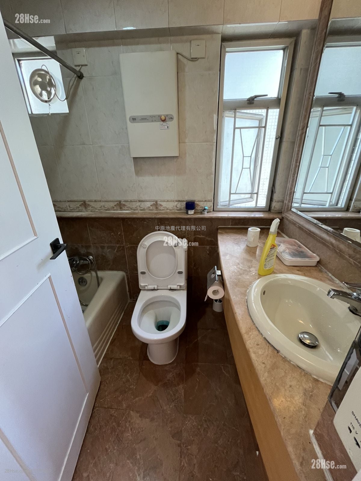 Kingswood Villas Sell 3 Bedrooms , 2 Bathrooms 623 ft²