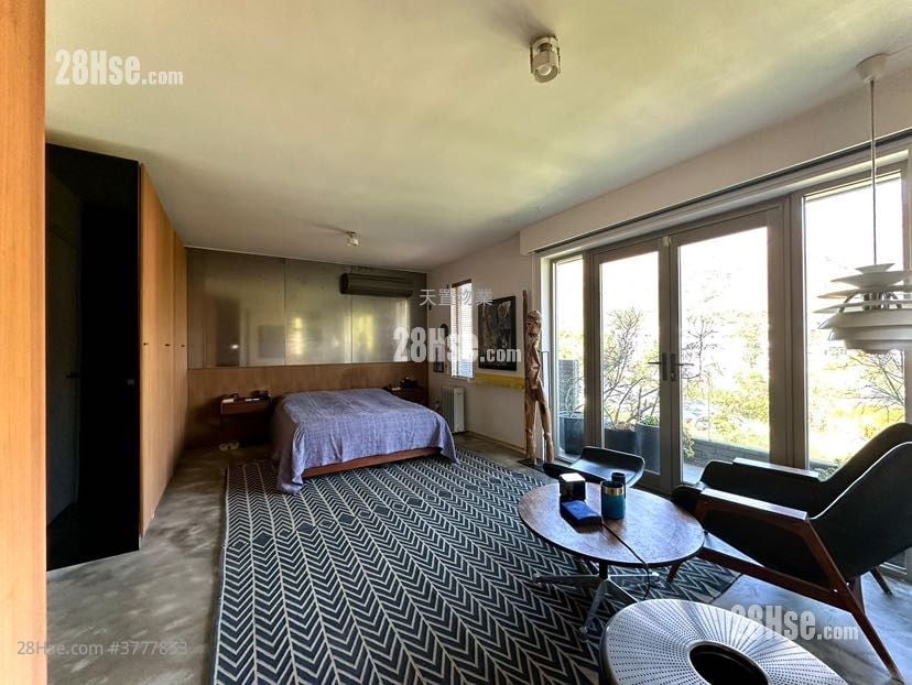 Ha Che Sell 3 Bedrooms , 3 Bathrooms 2,100 ft²