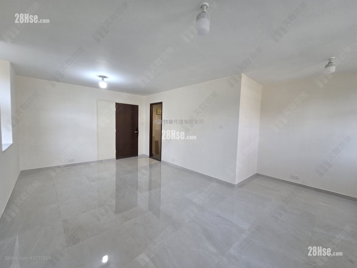 Yuk Ming Court Sell 2 Bedrooms , 1 Bathroom 440 ft²