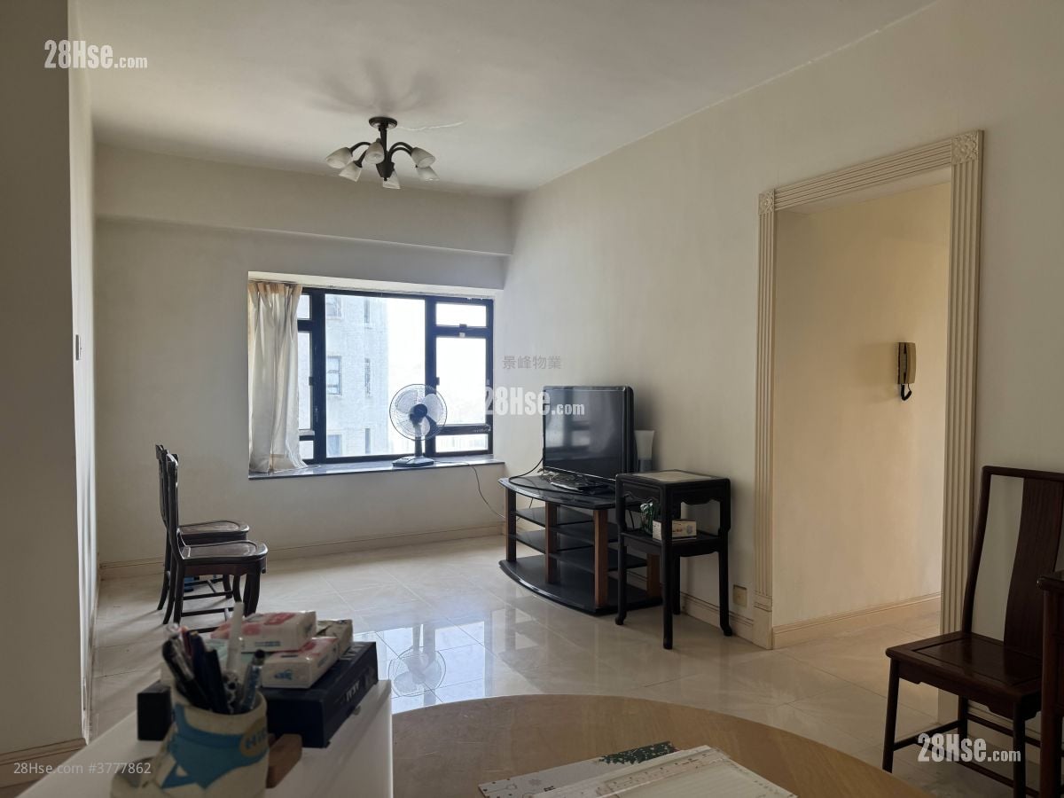 华景山庄 售盘 3 房 , 1 浴室 637 平方尺