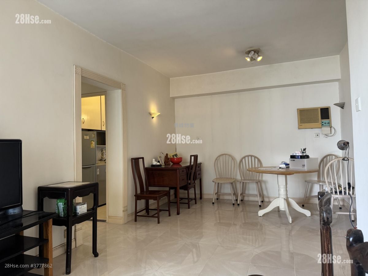 华景山庄 售盘 3 房 , 1 浴室 637 平方尺