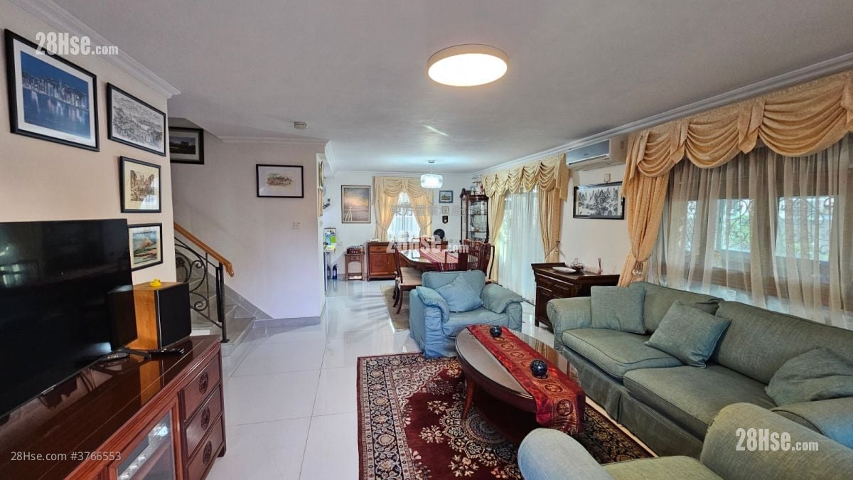 村屋 售盘 4 房 , 3 浴室 1,400 平方尺