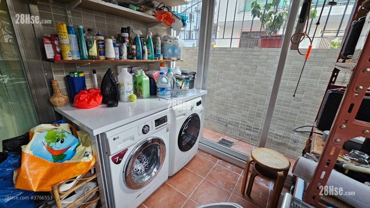 村屋 售盘 4 房 , 3 浴室 1,400 平方尺