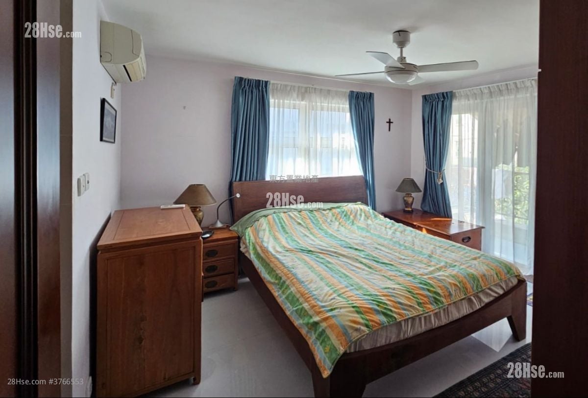 村屋 售盘 4 房 , 3 浴室 1,400 平方尺