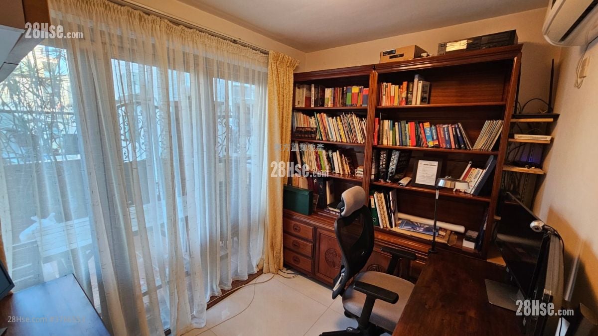 村屋 售盘 4 房 , 3 浴室 1,400 平方尺