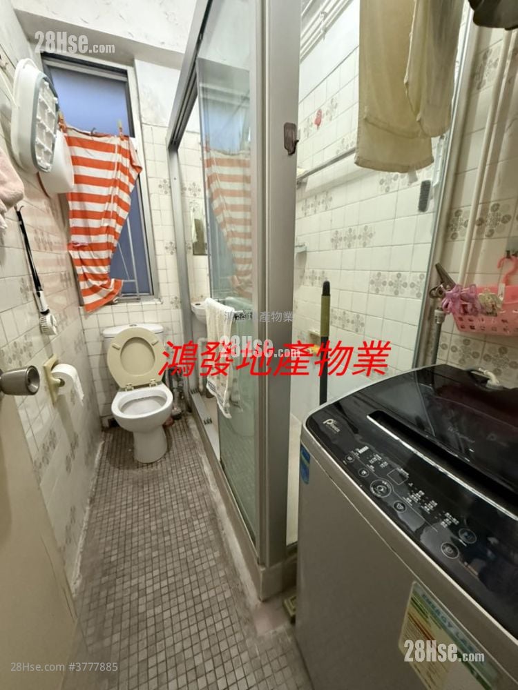 Ample Building Sell 3 Bedrooms , 1 Bathroom 398 ft²