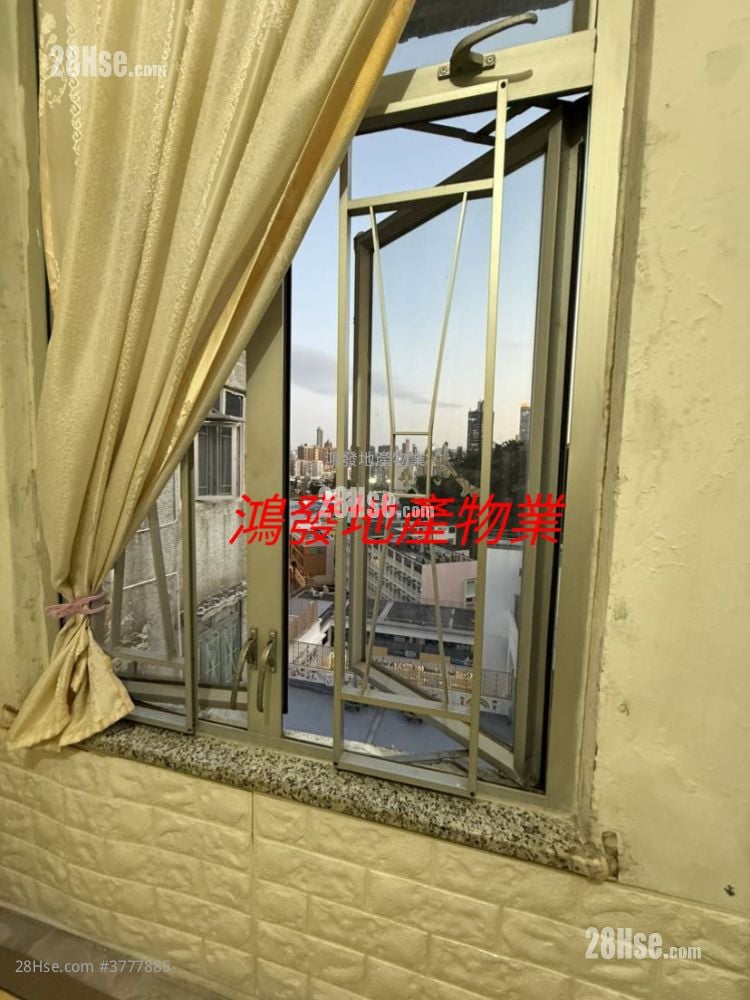 Ample Building Sell 3 Bedrooms , 1 Bathroom 398 ft²