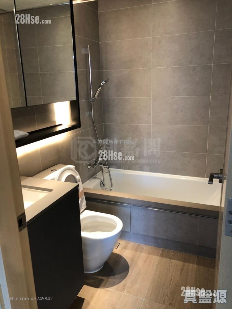 LP6 售盘 2 房 , 1 浴室 526 平方尺