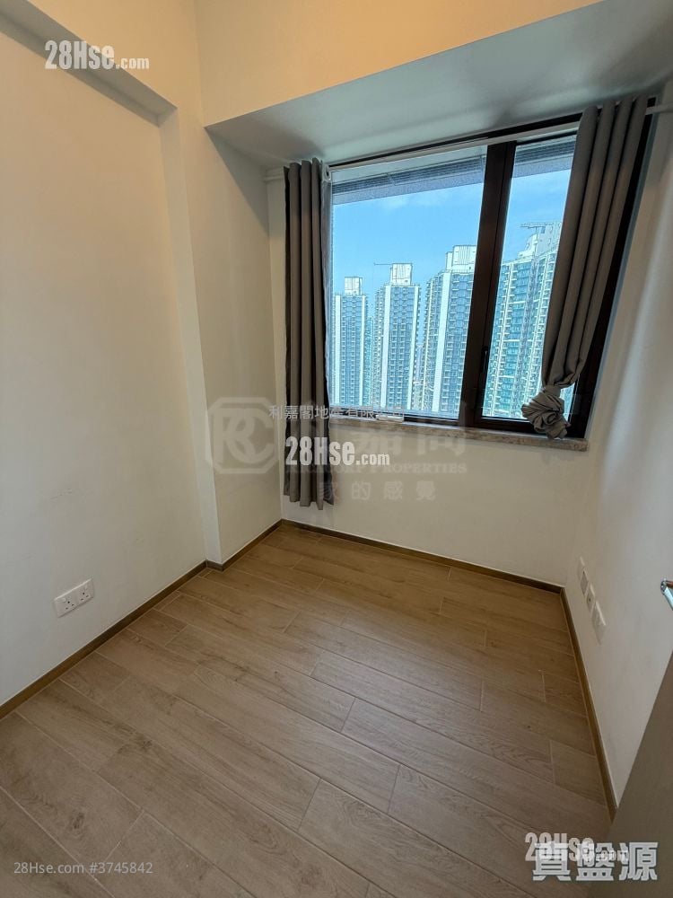 LP6 售盘 2 房 , 1 浴室 526 平方尺