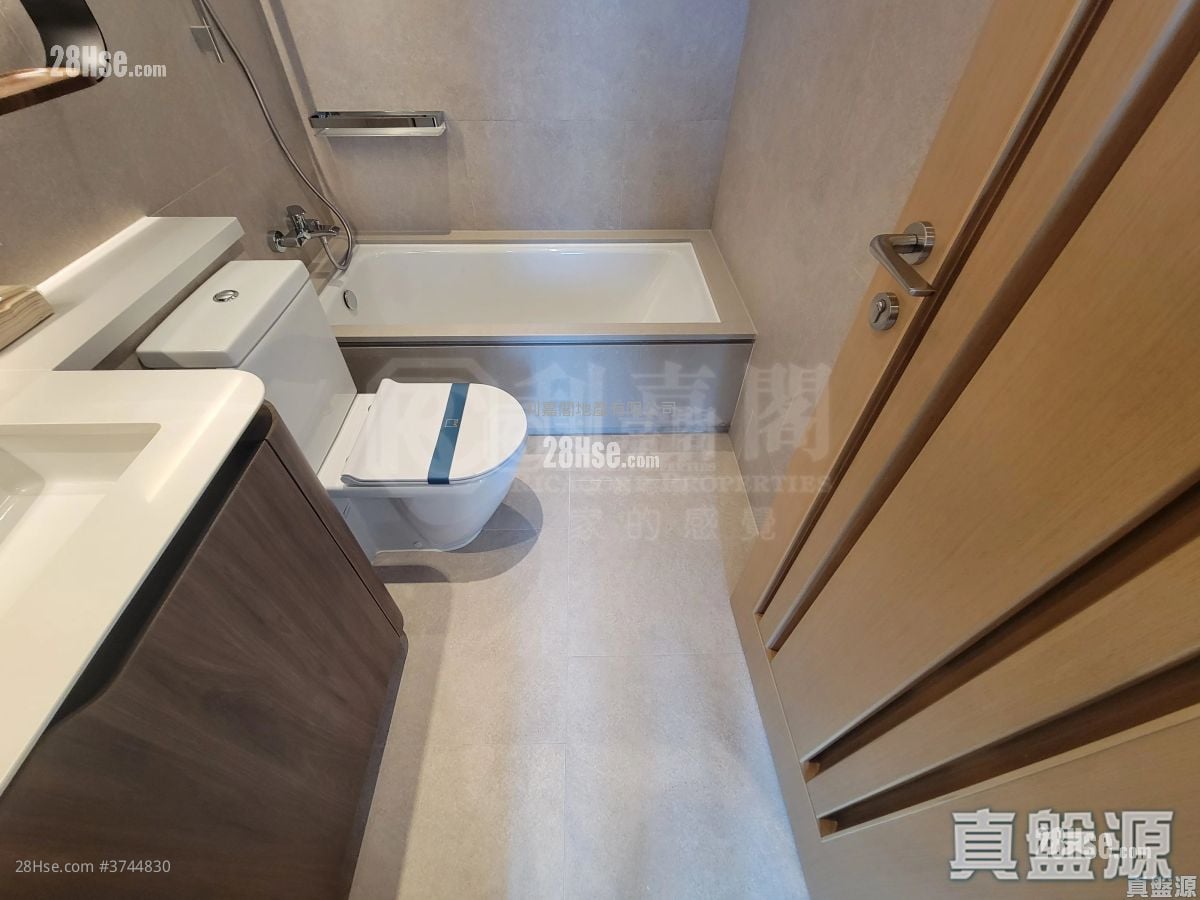 Lp10 Sell 2 Bedrooms , 1 Bathroom 484 ft²