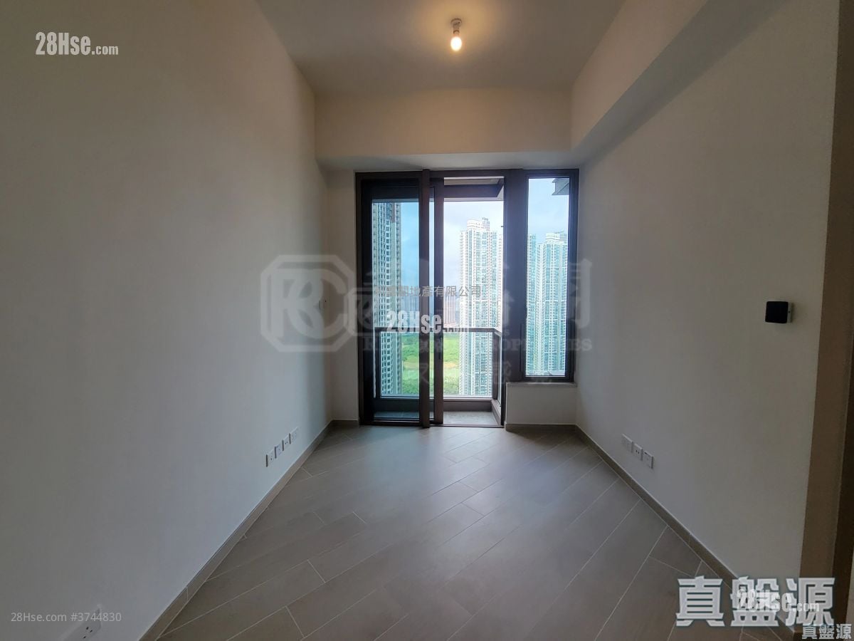 Lp10 Sell 2 Bedrooms , 1 Bathroom 484 ft²
