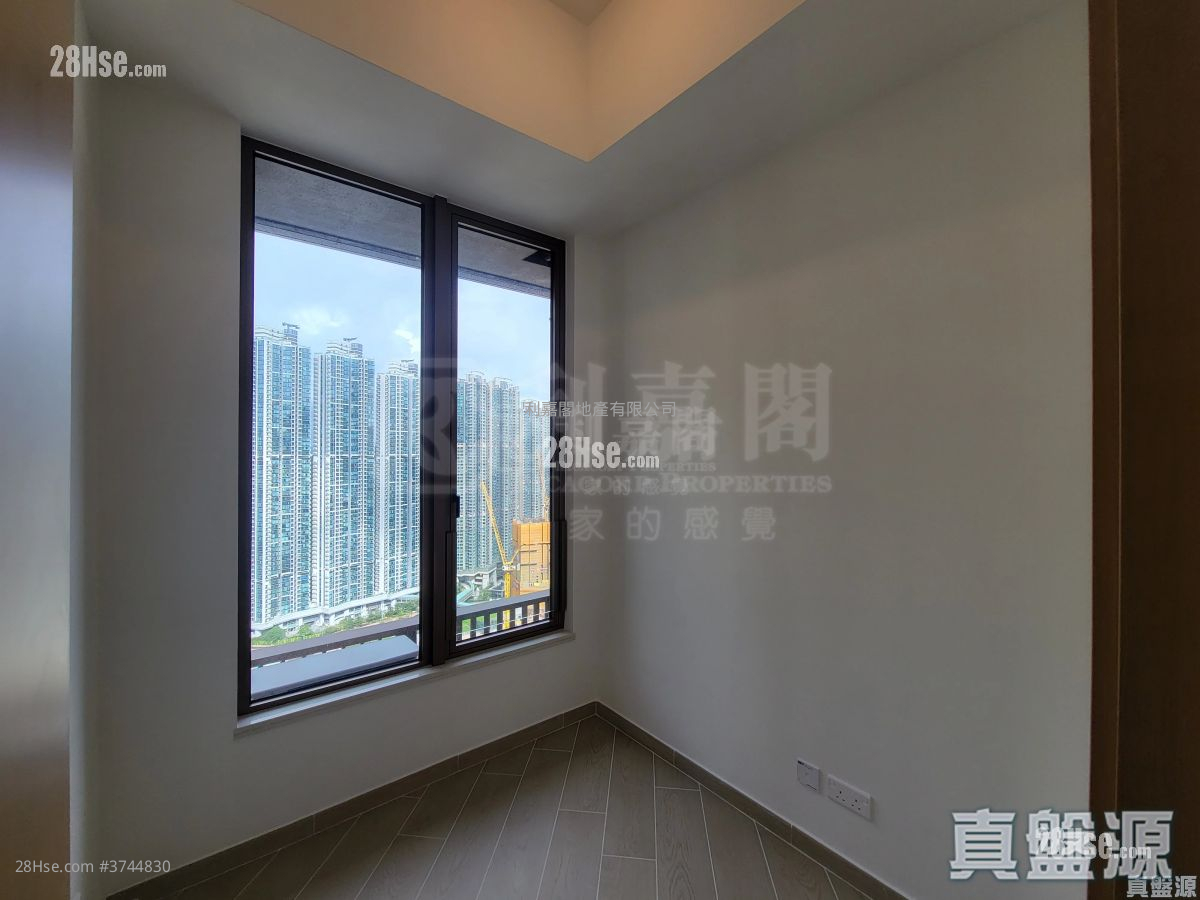 Lp10 Sell 2 Bedrooms , 1 Bathroom 484 ft²