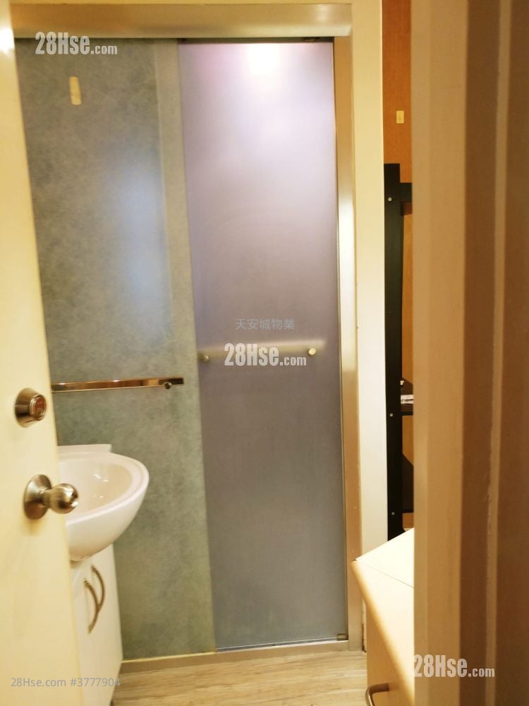 Winner Building Sell 2 Bedrooms , 2 Bathrooms 295 ft²