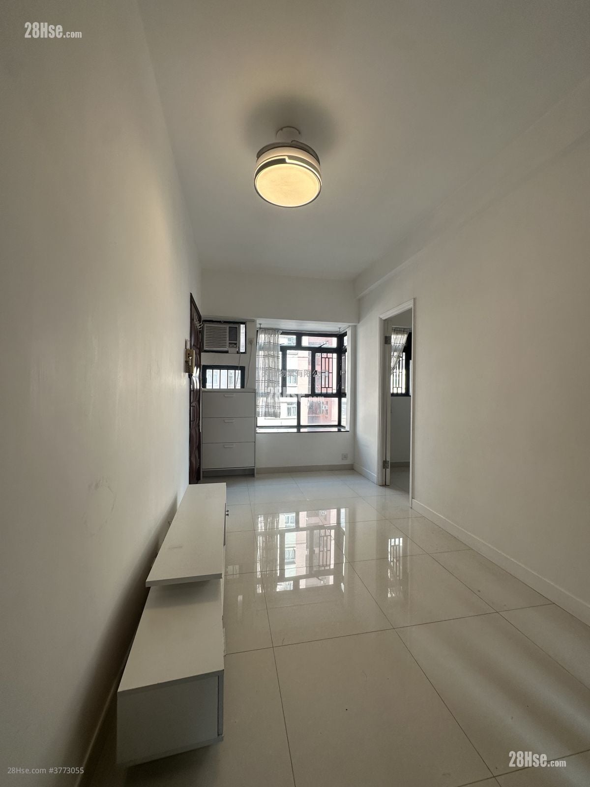 Tak Yue Mansion Sell 2 Bedrooms , 1 Bathroom 315 ft²