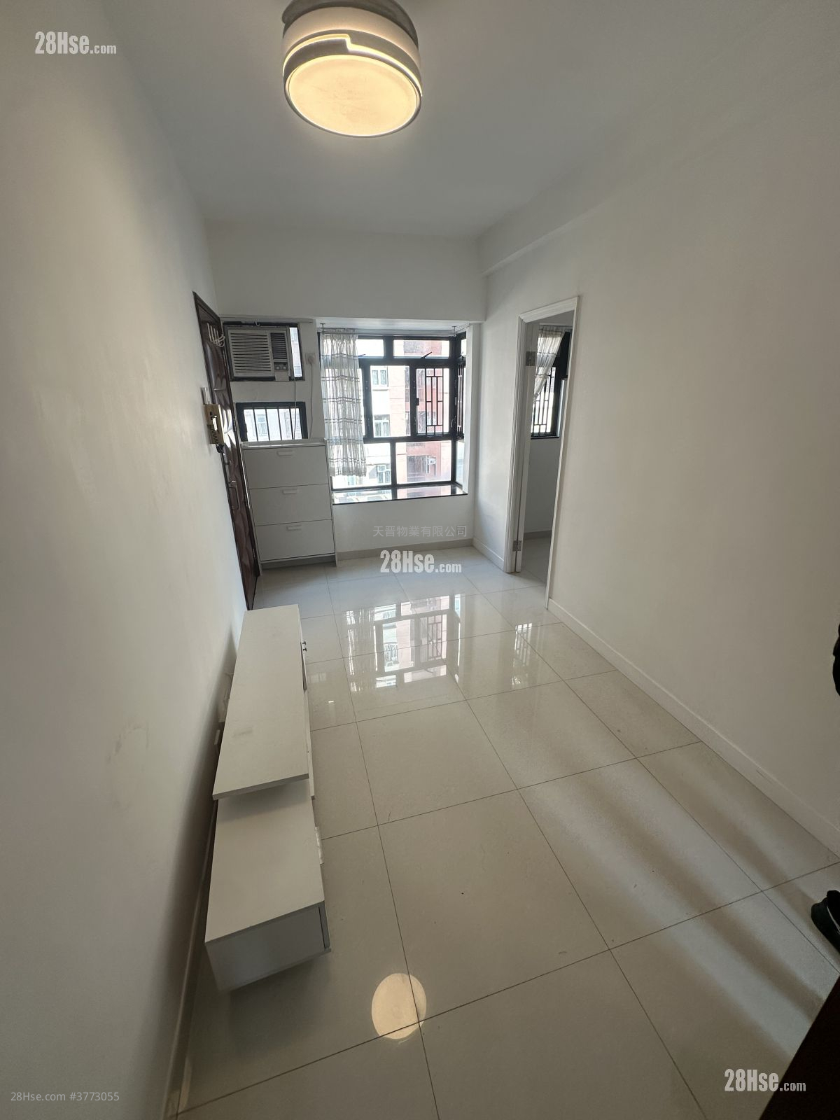 Tak Yue Mansion Sell 2 Bedrooms , 1 Bathroom 315 ft²