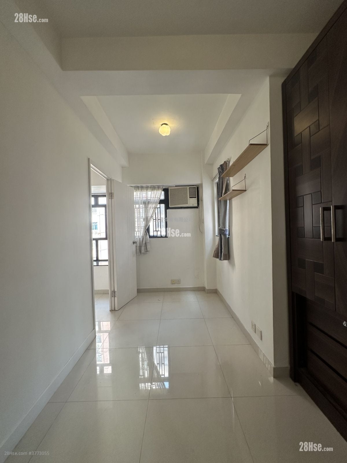 Tak Yue Mansion Sell 2 Bedrooms , 1 Bathroom 315 ft²