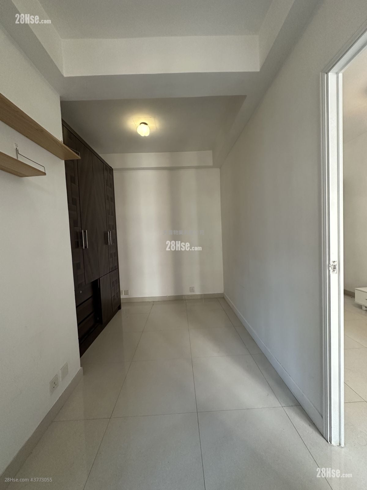 Tak Yue Mansion Sell 2 Bedrooms , 1 Bathroom 315 ft²