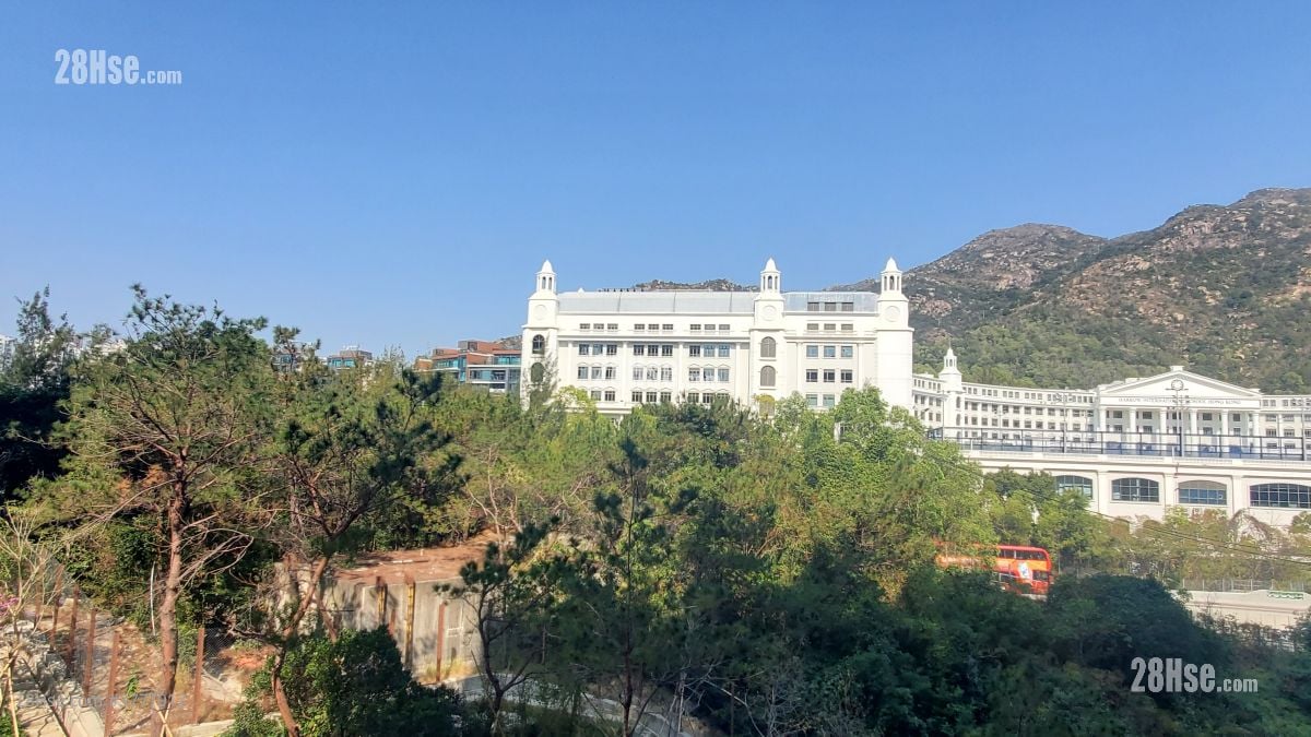 The Royale Rental 235 ft²