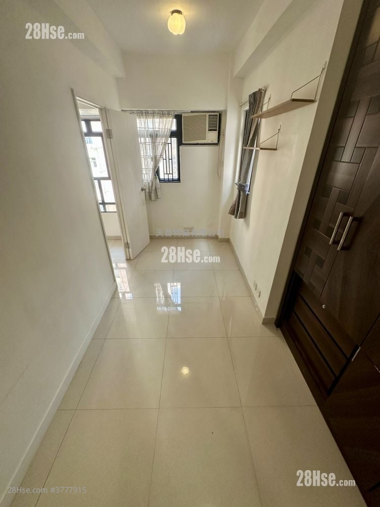 Tak Yue Mansion Sell 1 Bedroom , 1 Bathroom 315 ft²